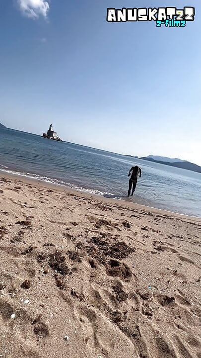 Alt 纹身夫妇在户外公路旅行中的冒险