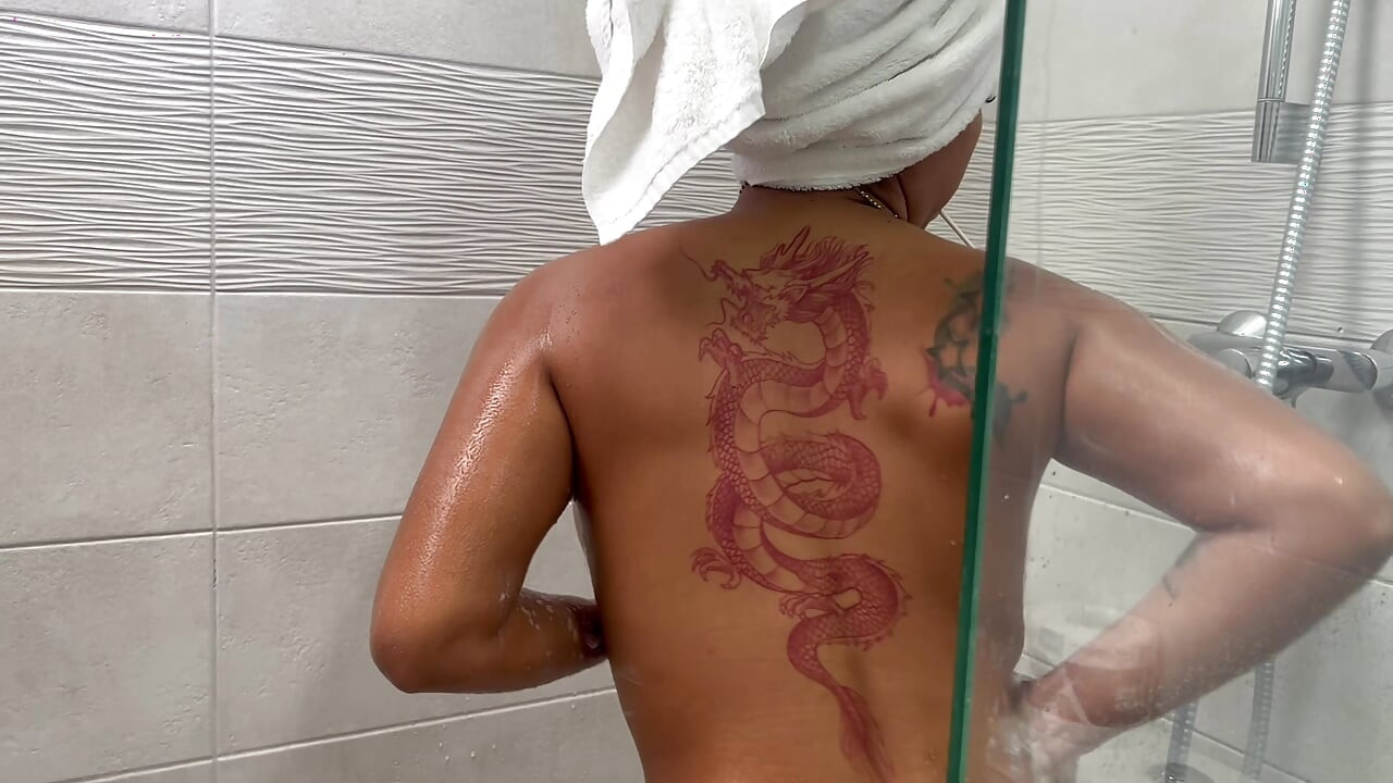 Difficult Situation: Leave the Room or Fuck My Stepmom?