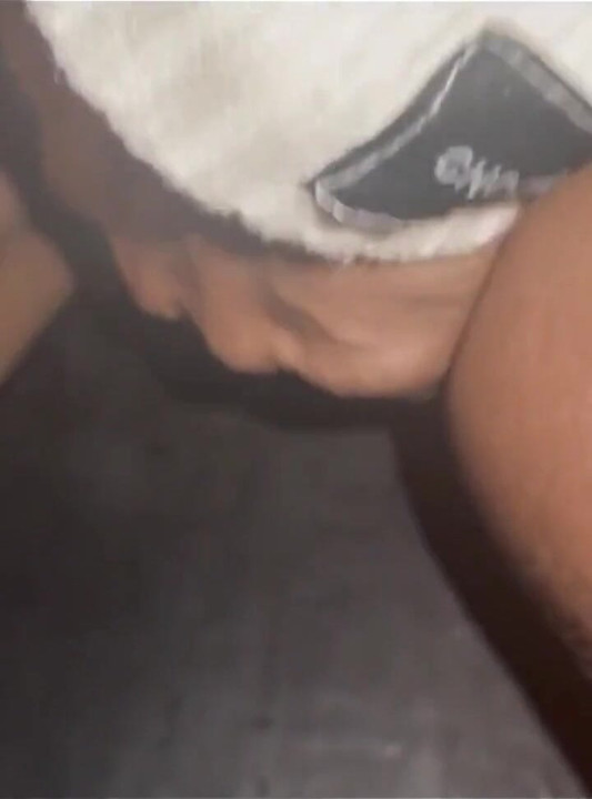 O altă pulă gustoasă care m-a făcut să am orgasm și să ejaculez pentru mine în gloryhole.