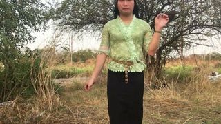 Caminhada tailandesa ao ar livre mostra prostituta ladyboy ep1