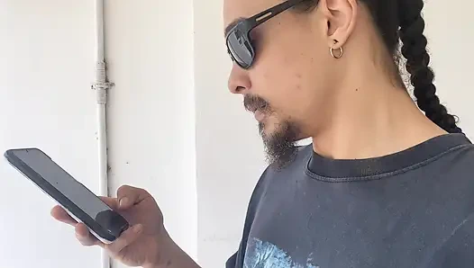 Ev Hanımı Kocasını Tesisatçı ile Aldatıyor - İngilizce Porno