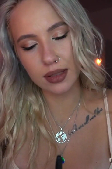 ASMR Slutty college flicka ger dig en avsugning (rollspel)