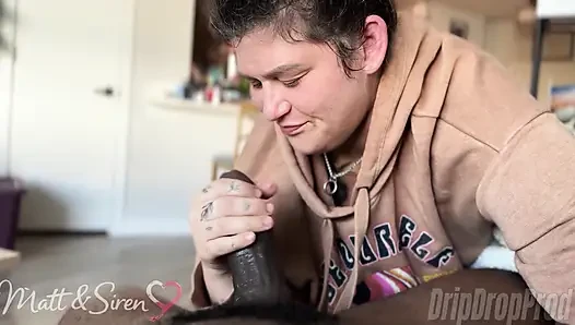 Дома В Середине Дня Сосание!! Сирена Сосет Сперму Прямо В Середине Дня!!
