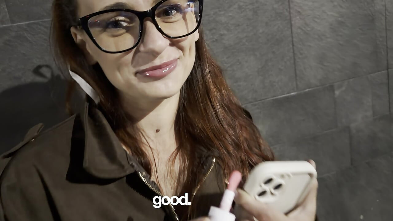 She agreed to let me fuck her ass for a new iPhone