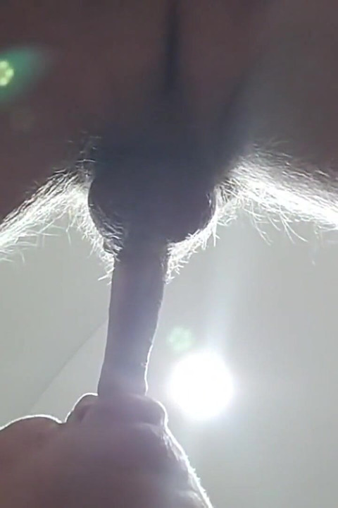 Chupando pau e recebendo uma boca cheia do meu esperma