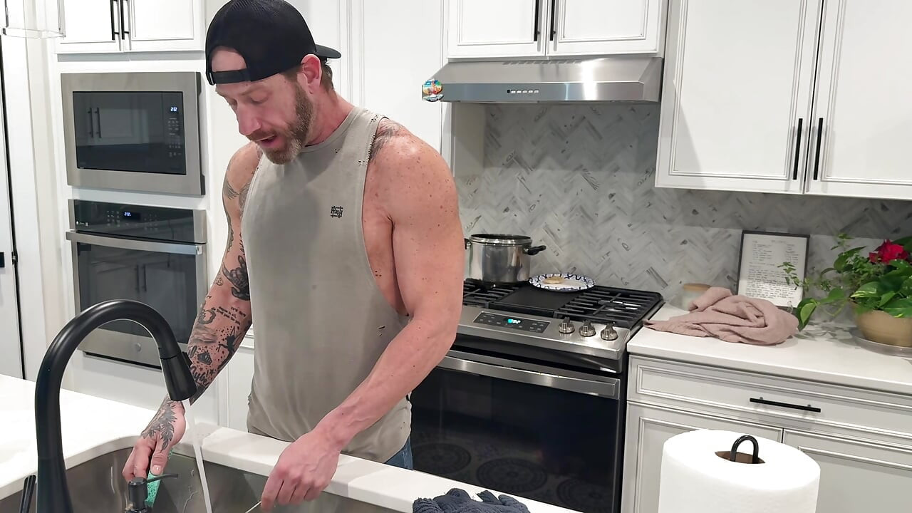 Brock Needs a Lil Help From His Neighbor Sadie Rose