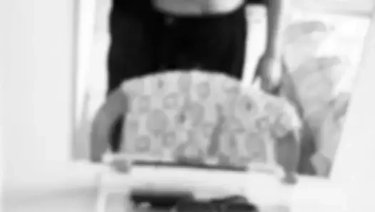 Küçük üvey kız kardeş üvey erkek kardeşi gibi seks oluyor