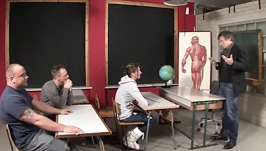 Wtf öğrenci üniversitede üçlü grup seks