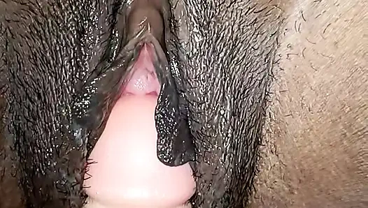 Me pussi How juicy, how red! There is juice inside.