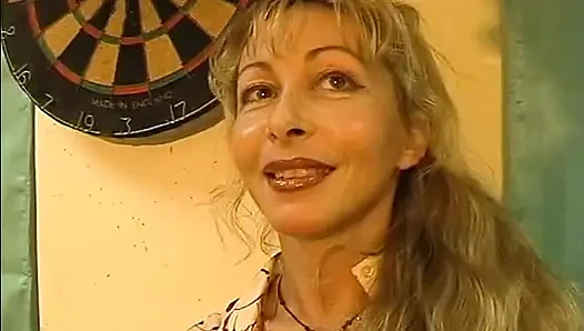 Стриптиз-интервью Isabelle