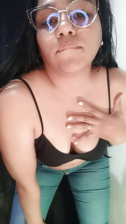 Savez-vous à quoi ressemble une MILF d’être sensuelle devant la caméra ?