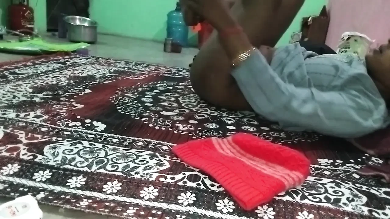 Girl friend stepsister chudai video thode se paise ke  liye khhade karke tarpta ke chod diya hai humne