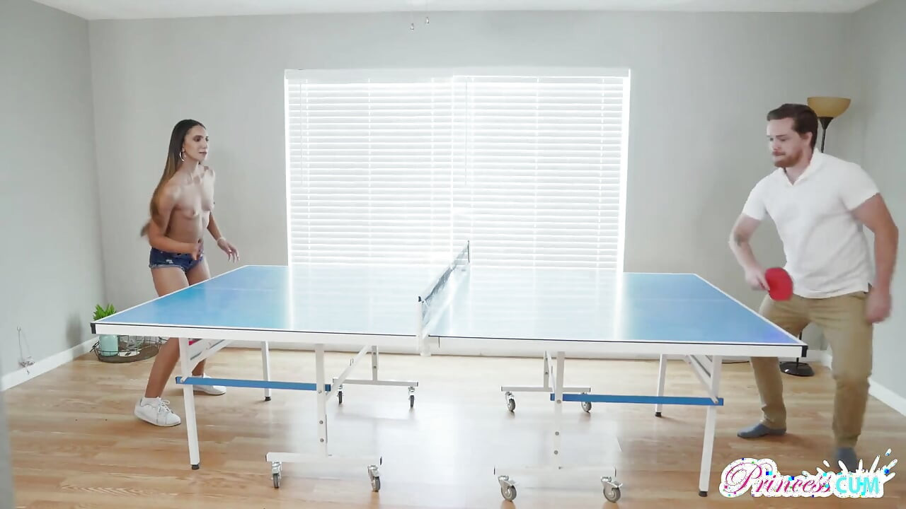 Strip pong dengan saudara tiriku - s4:e8