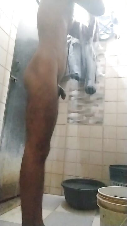 I am bathing alone, someone please come