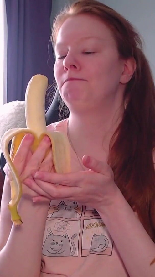 It's time for a sweet snack! This banana looks soooo much like your dick! Look how greedily I suck it! | Clip 2