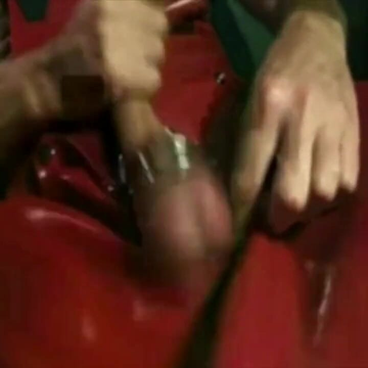 Porno brutal, séance de fisting 9