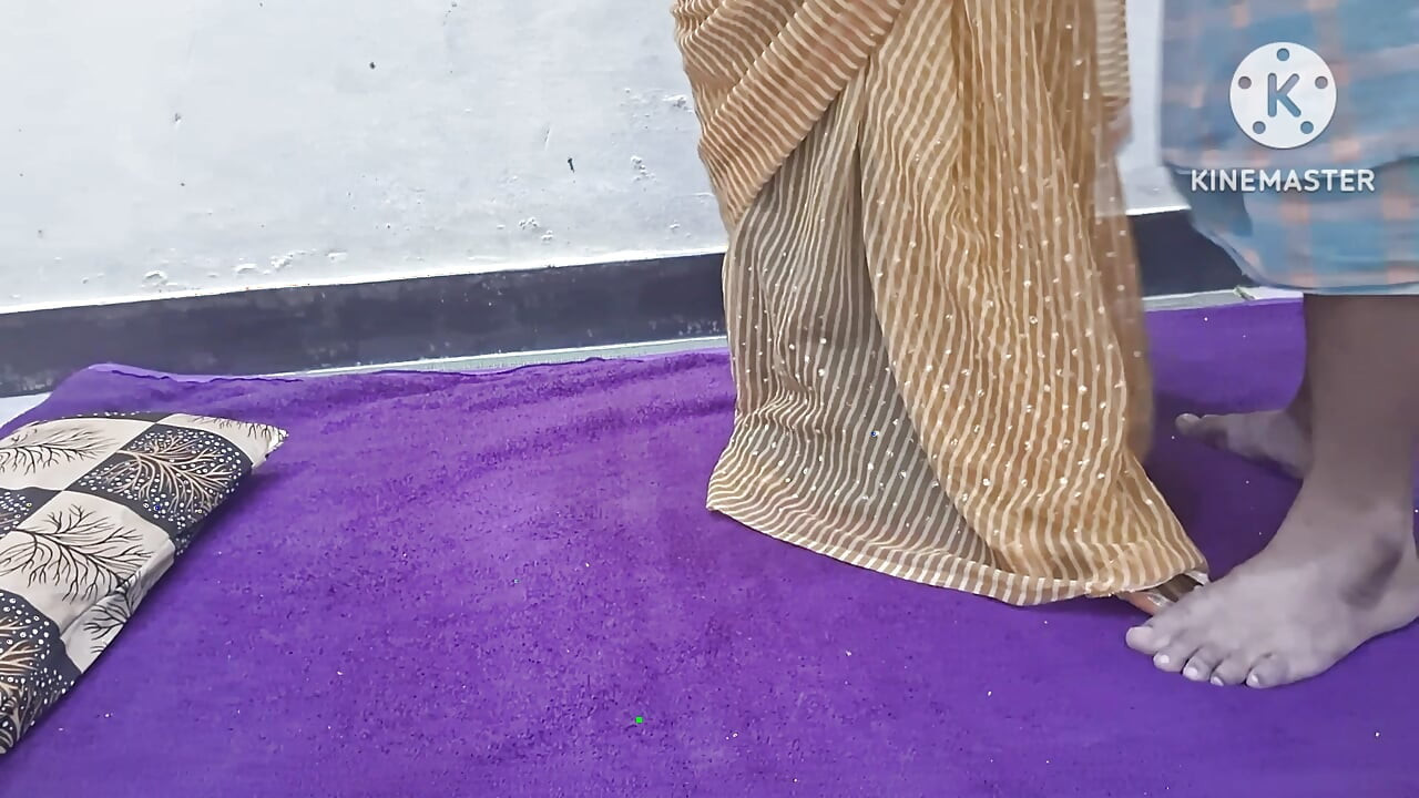 A Indian housewife fucked by his debar when husband outside