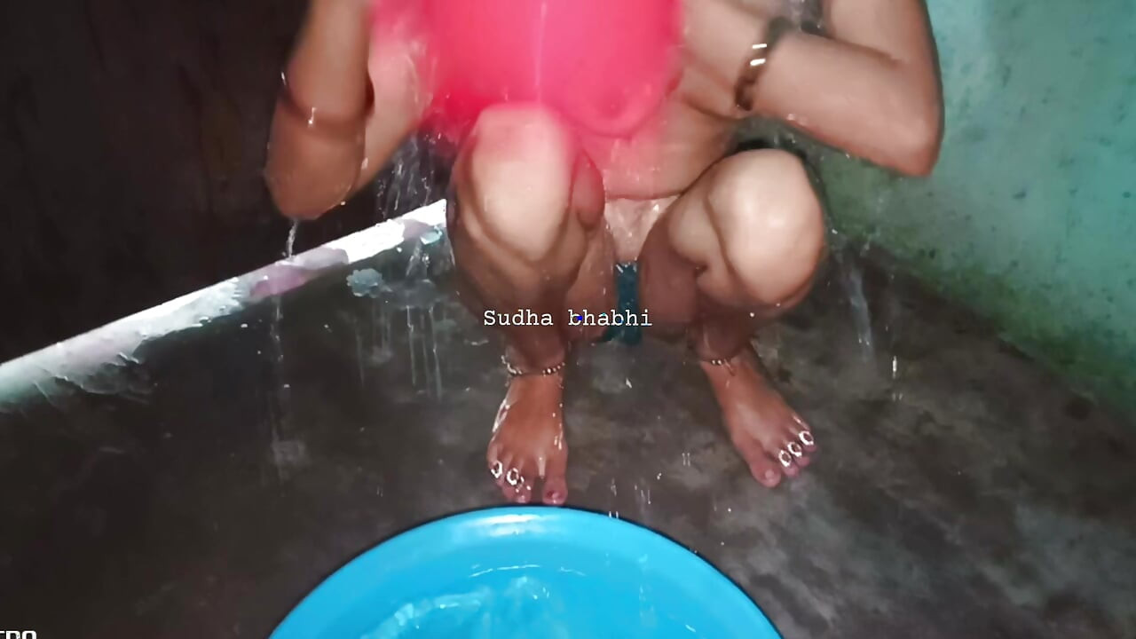 When the sky is in the house, Sudha Bhabhi is bathing in her room.