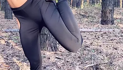 Seks ganas di hutan dan lubang pantat sempitnya dicrot sperma hangat