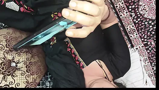 Belanja dan nonton film sambil bugil!