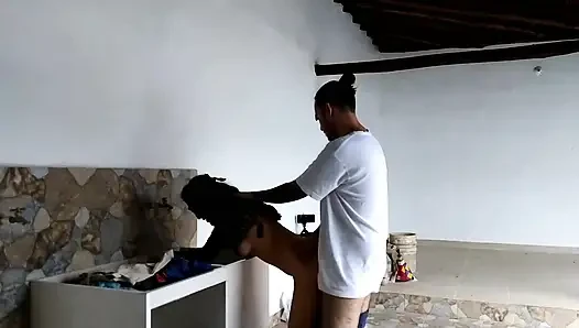 Ich ficke das zimmermädchen, während sie wäscht