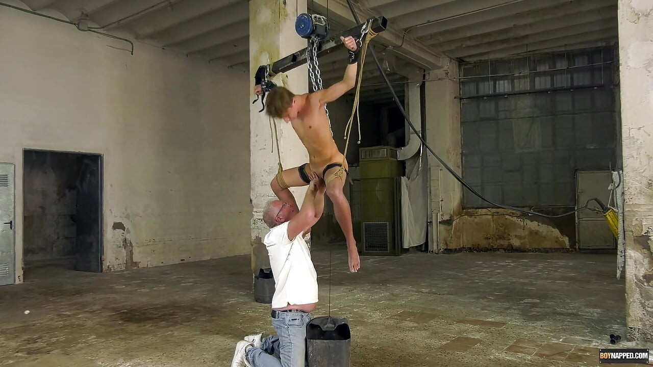 Ball-tugging Cum Theft!