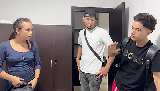 Bir otel odasını kocam ve en iyi arkadaşıyla paylaşırsam ne olabilir?