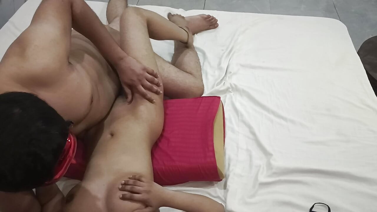 Gospođica Mahi obožava seks i tvrdi kurac