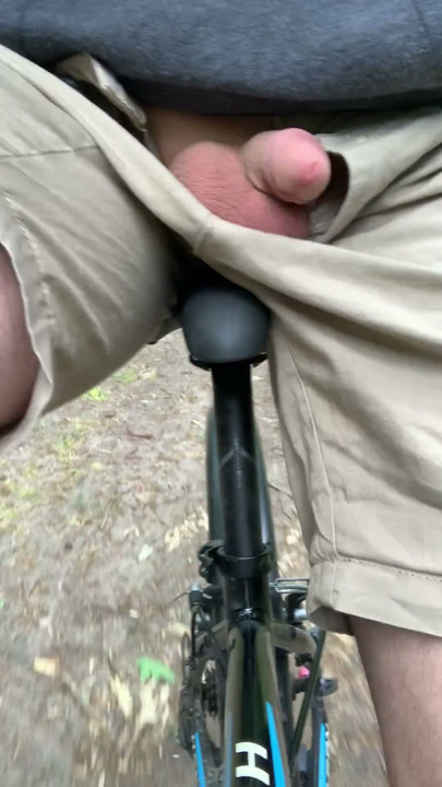 Public forest dick flash, bike ride, young boy, amateur | Clip 1