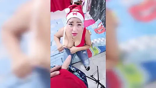 Cewek itu selingkuh dariku sepanjang minggu natal