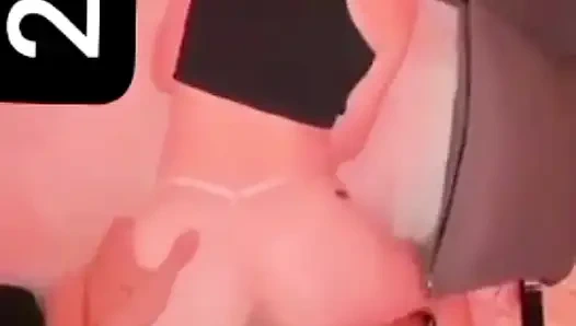 Derin pembe amcık deliği sıska genç