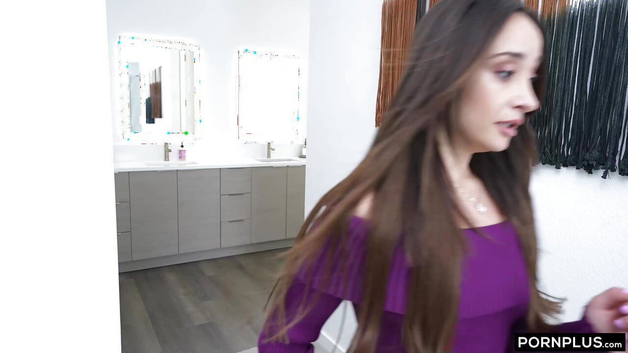 Real Estate Slut Rides Cock To Keep Commission