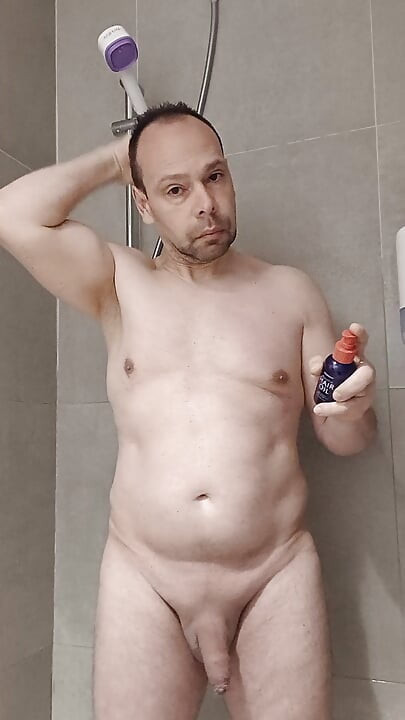 Massage met vochtinbrengende olie, aftrekken en ejaculatie