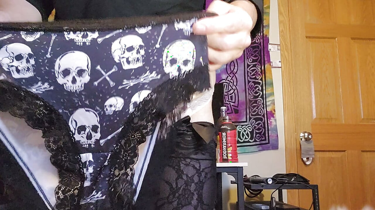 bbw sissy shows off ass and clitty