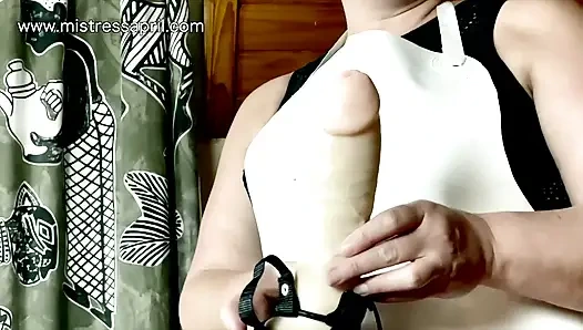 Dominatrix sahibe April - kölemle tatil