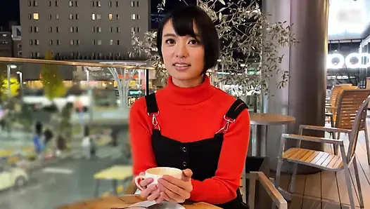 A118F07 Matching with a shy girl with short hair, a boyish girl! Cute is justice!! Her occasional beaming smile creates a cute gap! Private shoot at a love hotel and a shameless trapped sex scene!
