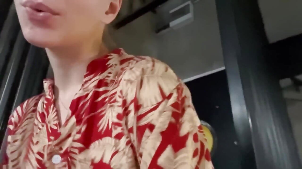 Päivä 1 ylivoimaisen femdom-jumalattaren Asmr-roolipelin palveluksessa