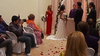 Kayla Carrera is pas getrouwd, maar dat betekent niet dat deze slet op het punt staat op te geven als een slet!