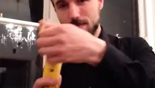 Bu adam mükemmel.