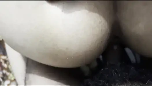 Küçük üvey kız kardeşimle aynı yatağı paylaşıyorum