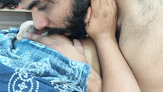 Jilat memek dan ngisap toket romantis