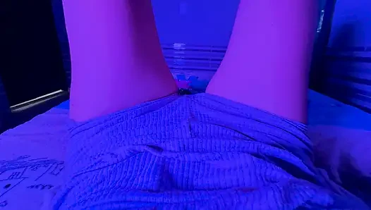 Colombian girl records herself masturbating and sends it to her teacher to pass the year