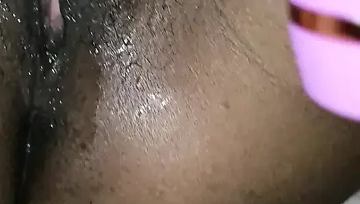 Seksi zenci sıska karımla boşalana ve fışkırtana kadar oynuyorum