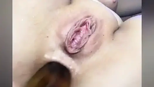 Анальный трах крупным планом. Трахаю пальцами киску. Горячий фистинг киски и так жестко кончает