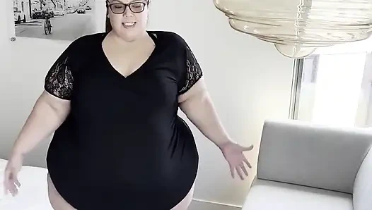 Surga montok: gaun dan di kamar hotel