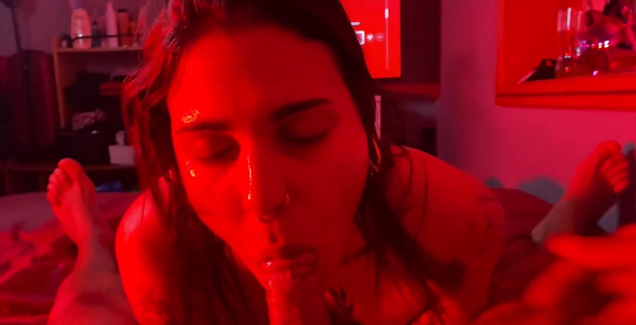 Ich lutschte ihn, aber ich bat ihn, mich zu lutschen