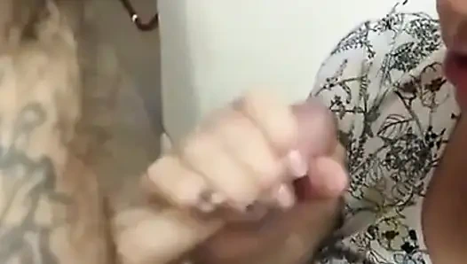 Aku suka ngentot mulut ibu mertuaku dan crot di mulutnya