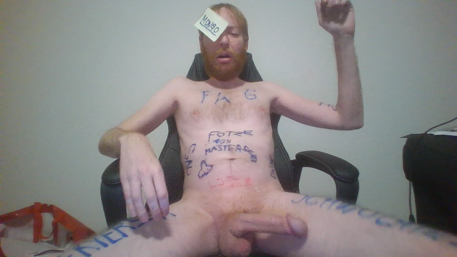 Pathetic loser cums in 30 seconds humiliating himself