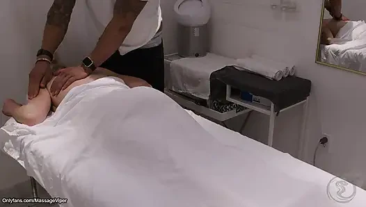 Client Switches Roles and Turns into the Masseuse!