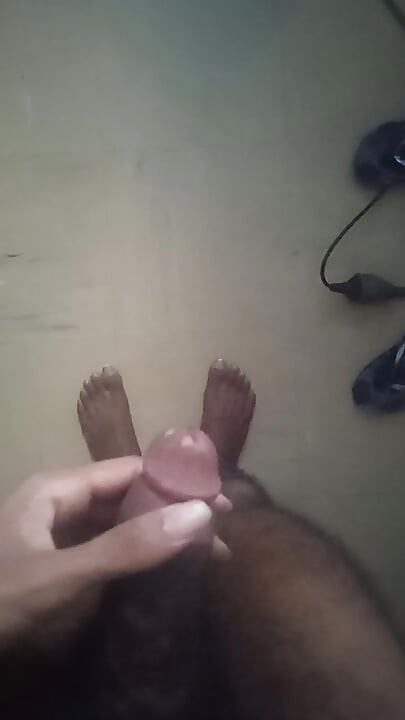 짐은 놀고 자지를 쳐내려고 큰 부하를 폭발할 것입니다.